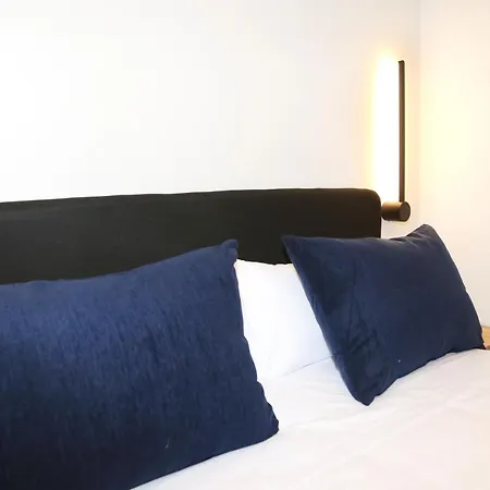 Piso Boutique Frente Al Casco Viejo De דירה