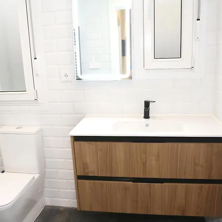 Piso Boutique Frente Al Casco Viejo De Apartamento *